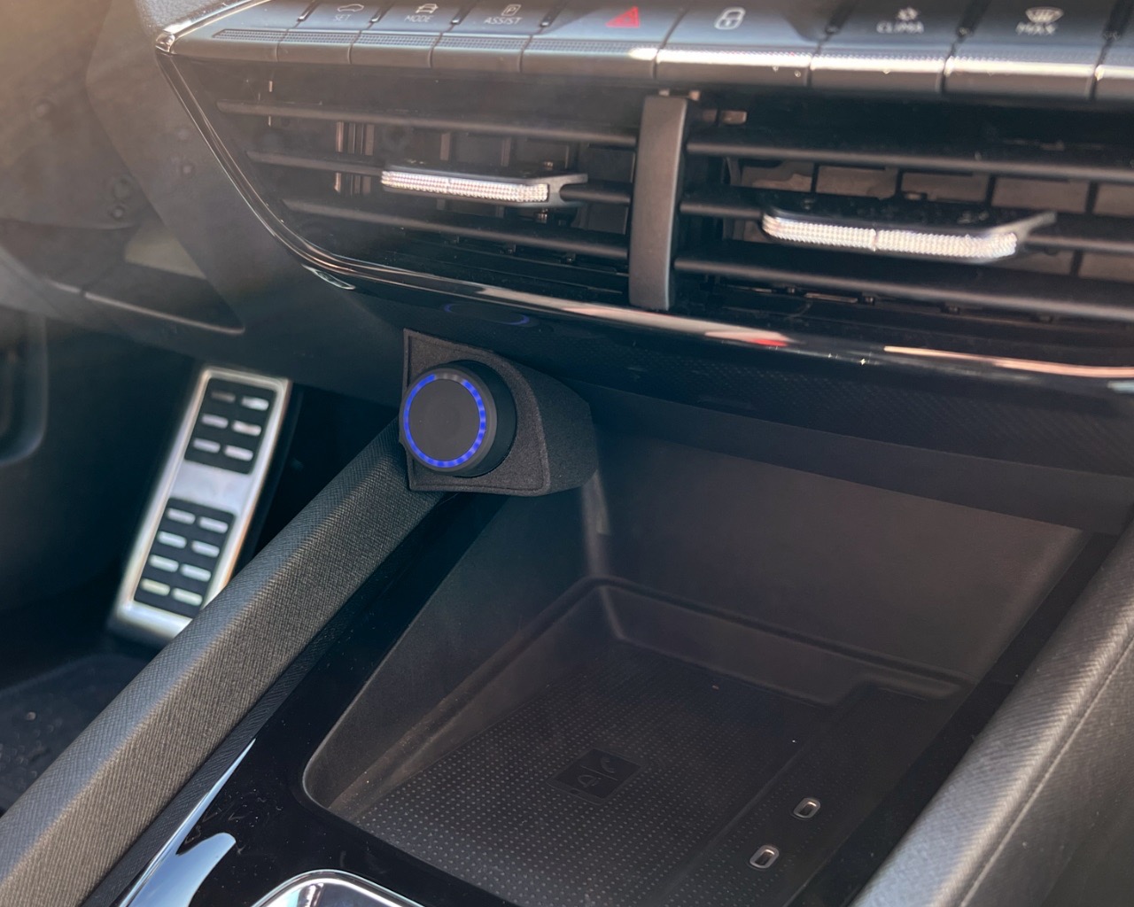 Car Specials Audison DRC AC Halterung kompatibel für Skoda Octavia IV ab Bj. 2019
